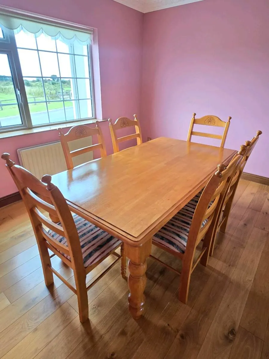 Dining table and chairs - Image 1