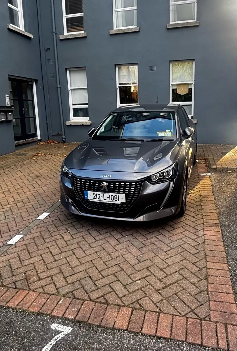 Peugeot 208 2021 16800KM - Image 1