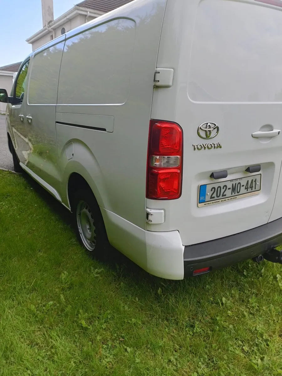 202 Toyota Proace New Doe - Image 4