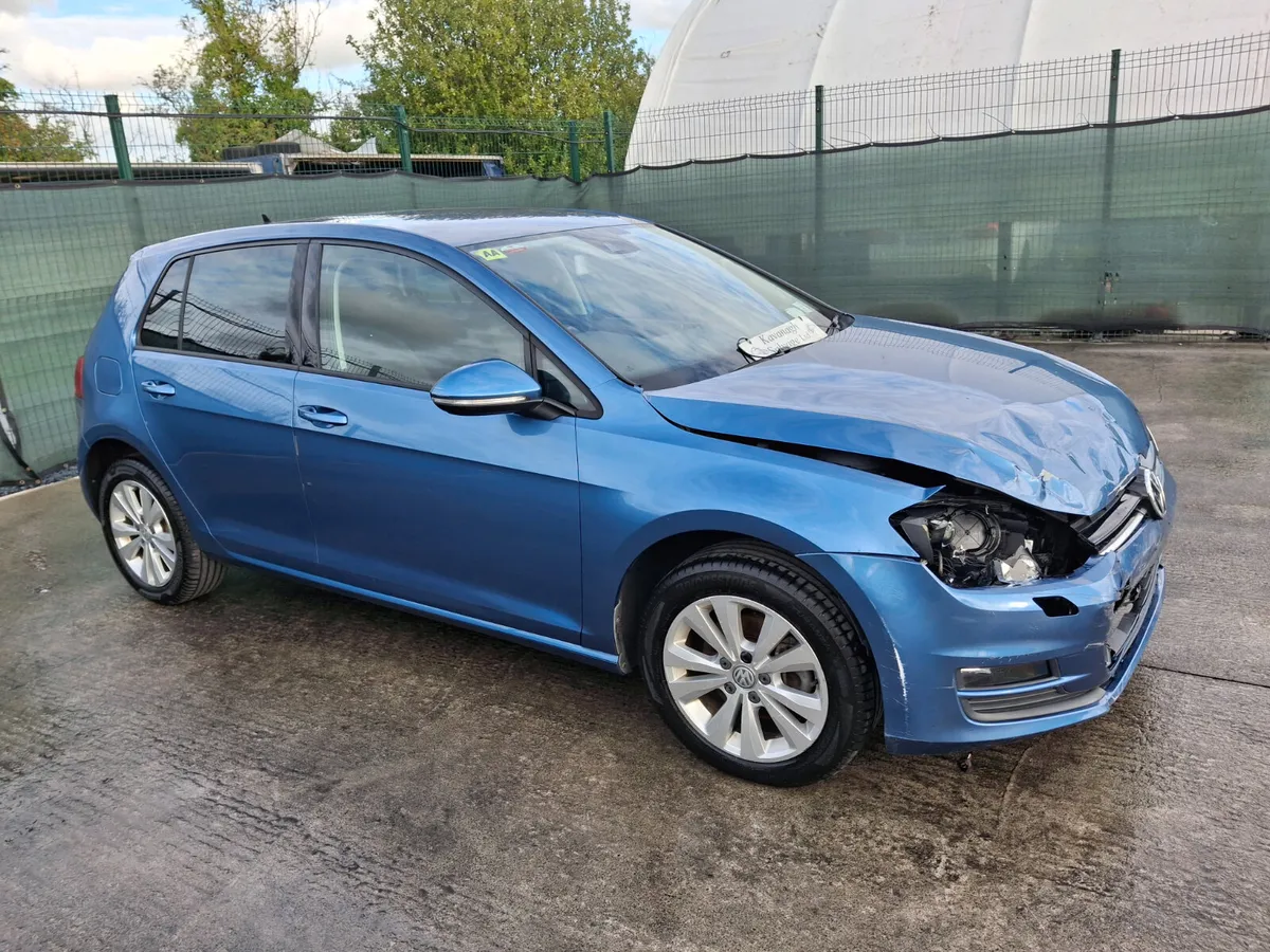 162 Volkswagen Golf   Automatic - Image 4