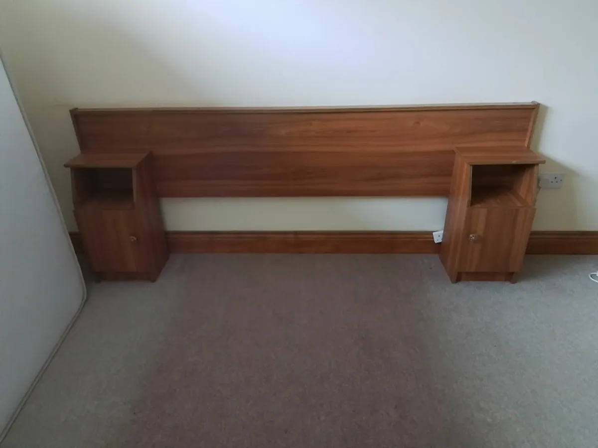 Headboard + lockers - Image 1