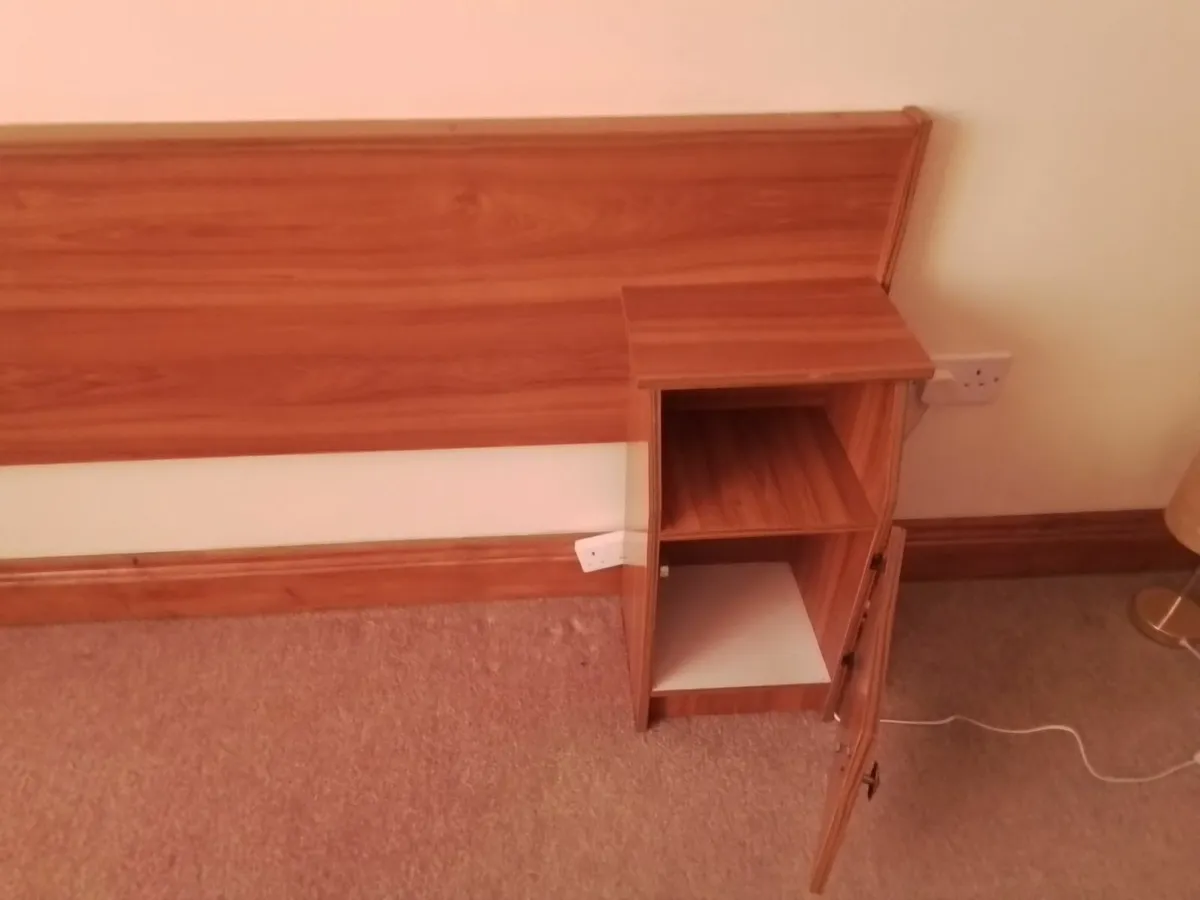 Headboard + lockers - Image 2
