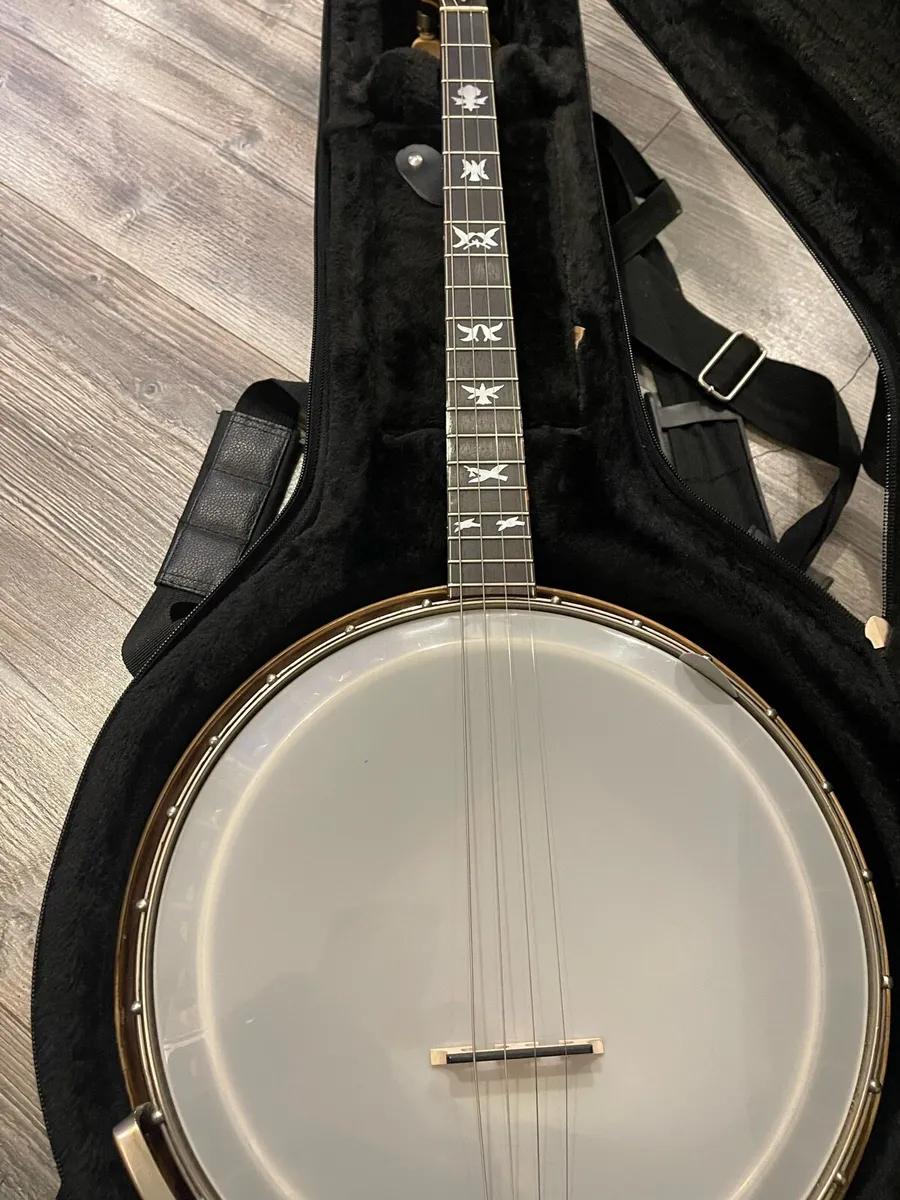 Paramount Style C Tenor Banjo - Image 1