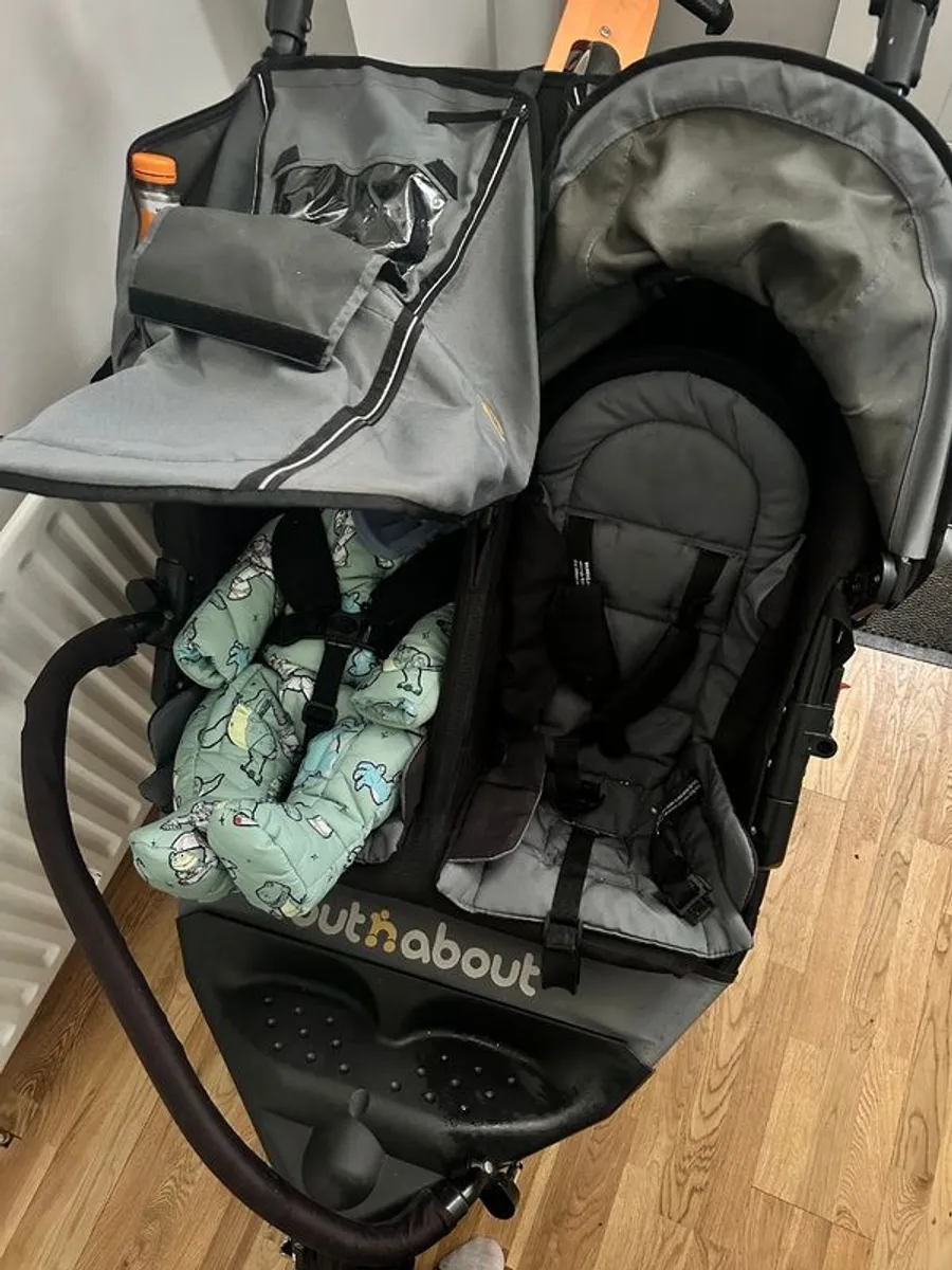 Out n about double buggy - Image 1