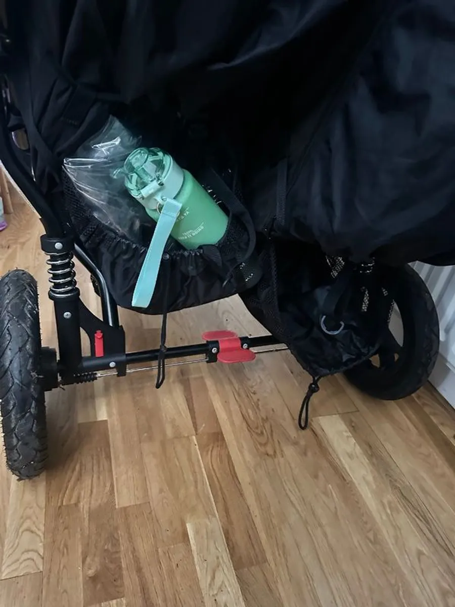 Out n about double buggy - Image 4
