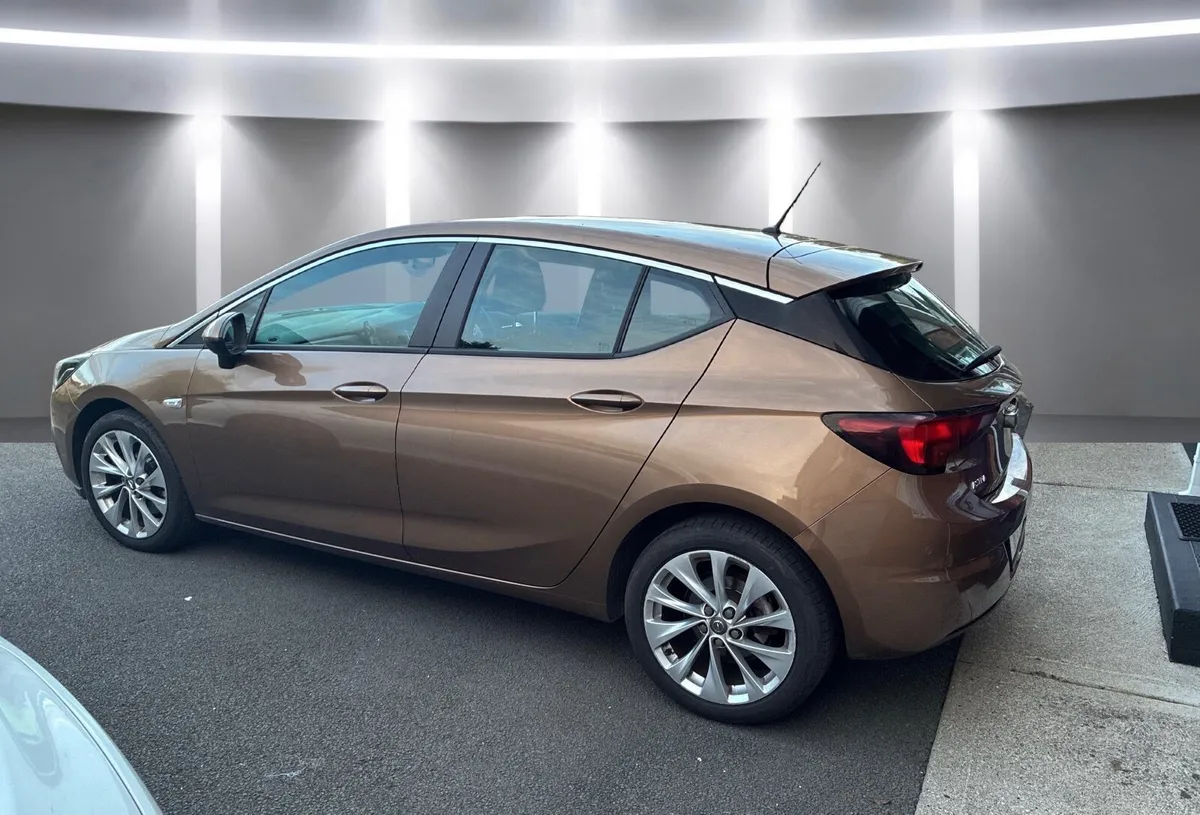 Opel Astra 2018 - Image 4