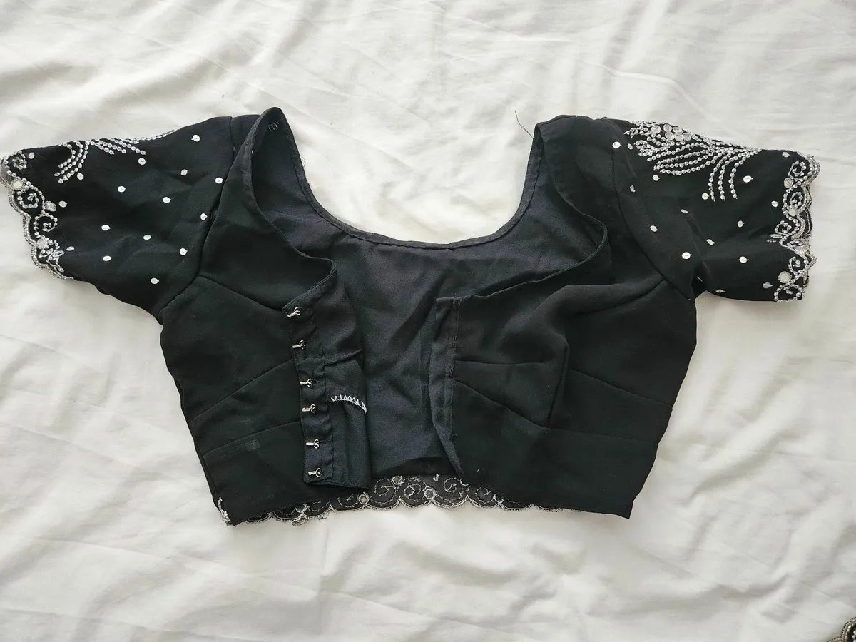 Clothes - Image 3