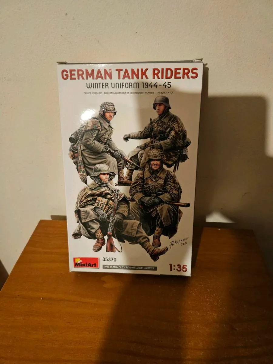 Airfix Miniart German Tank Riders