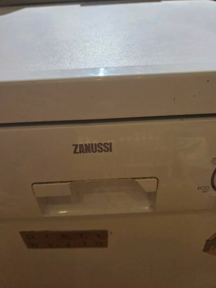 Dishwasher - Image 2