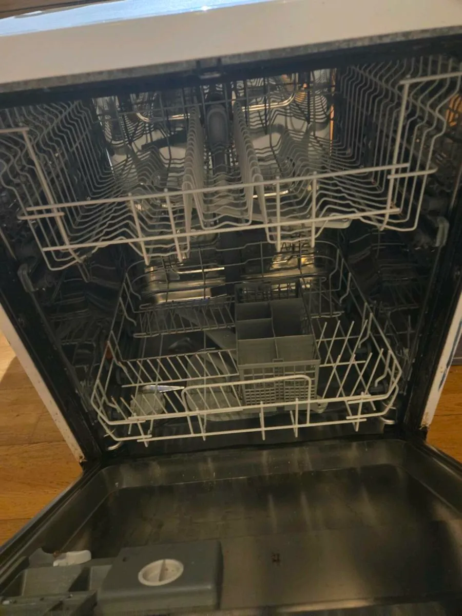 Dishwasher - Image 4