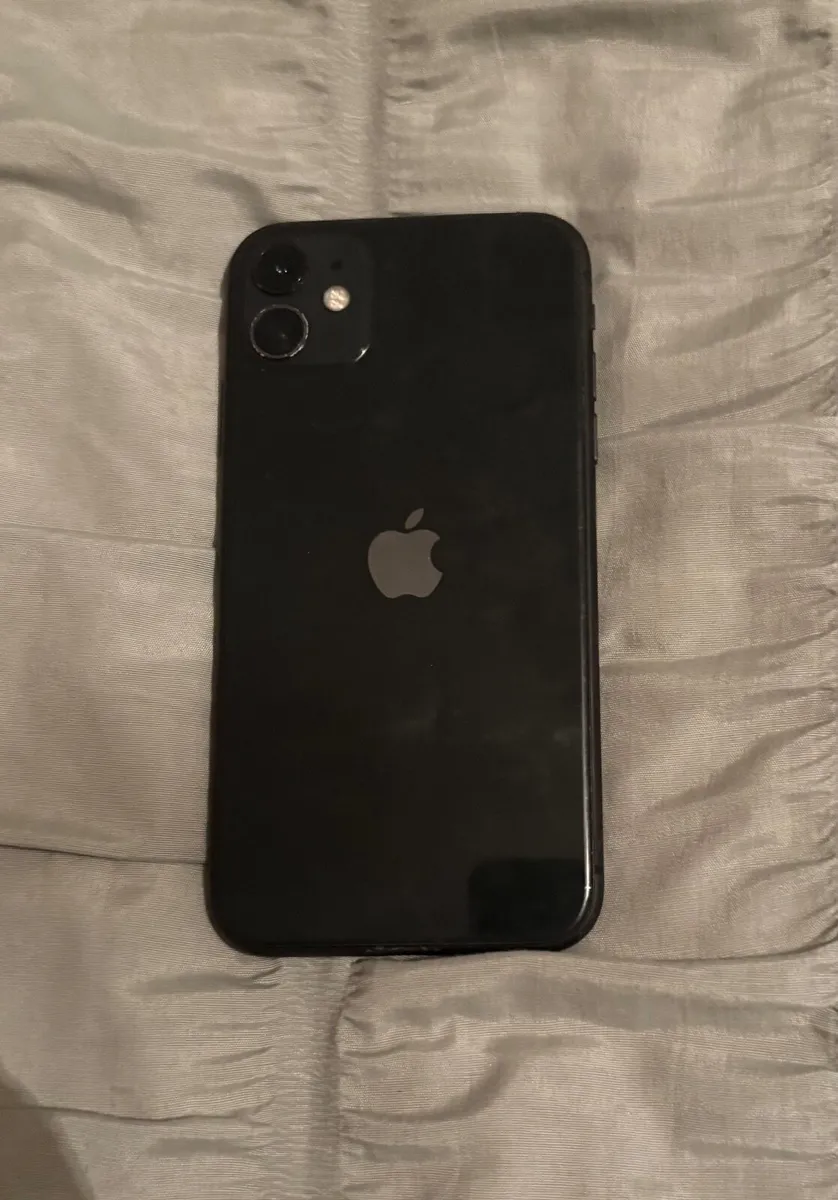 iPhone 11 - Image 2