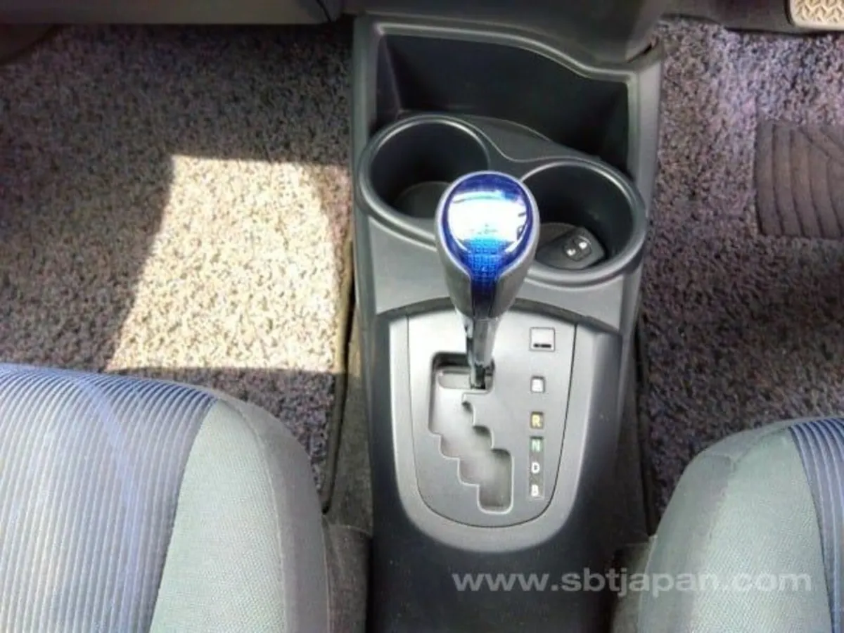 Toyota Aqua 2017  LOW MILAGE - Image 2