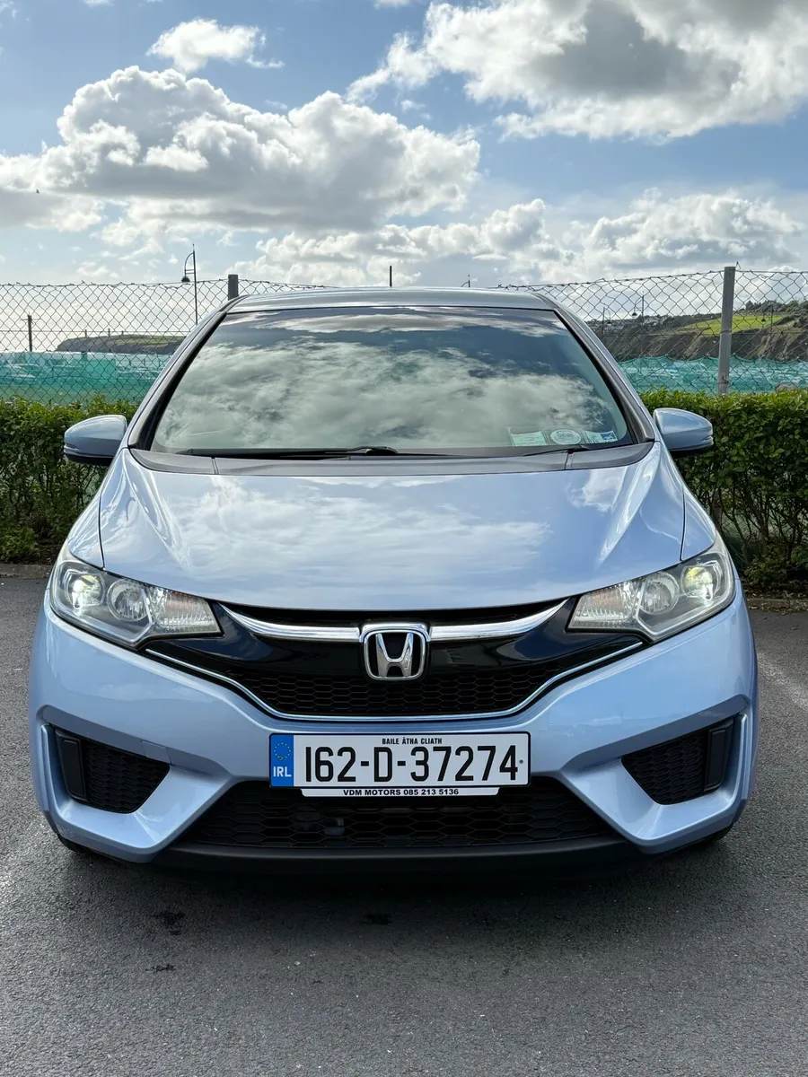 car - Image 1