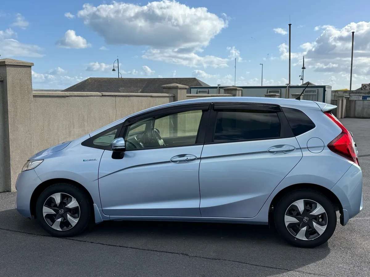 car - Image 4