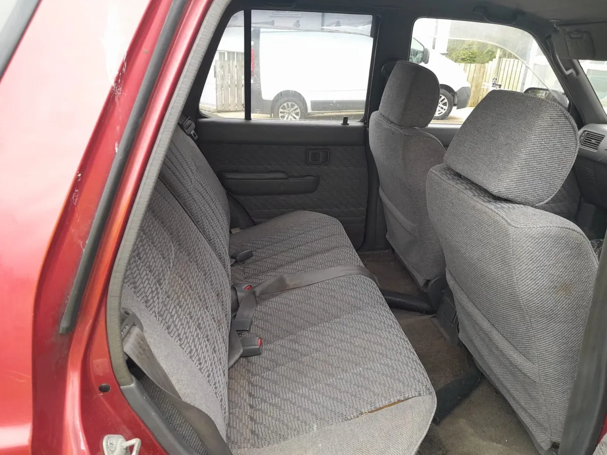 1994 Toyota hilux surf - Image 4