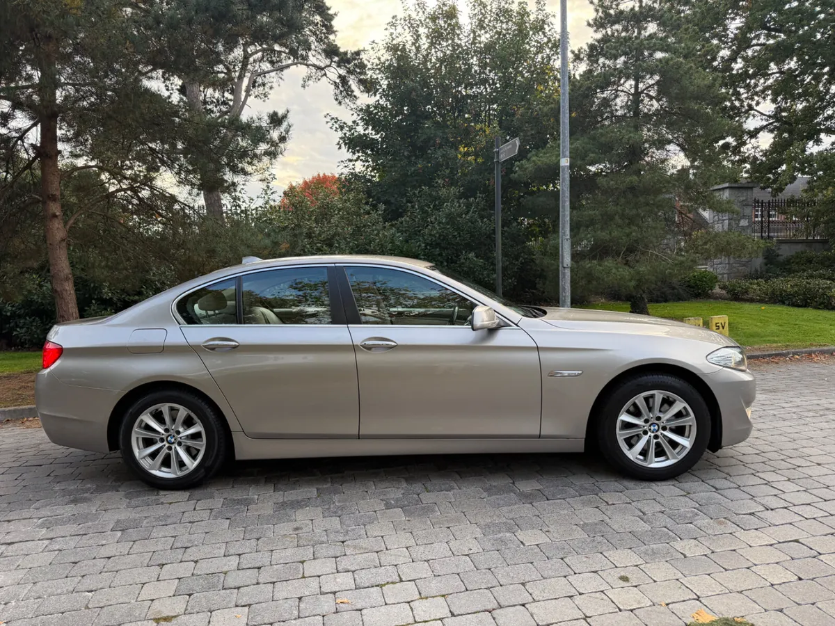 BMW 5-Series 2012 520D Automatic - Image 3