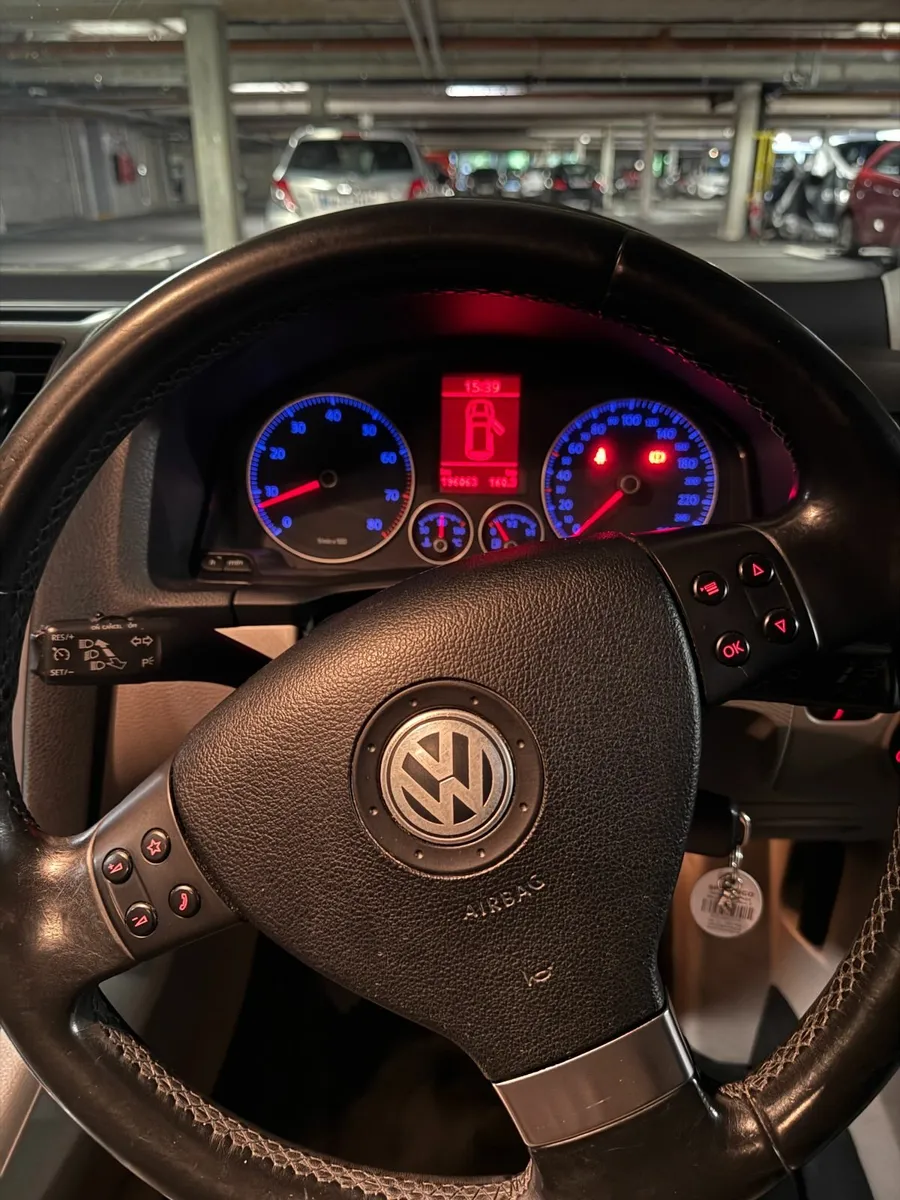 Volkswagen Golf 2008 - Image 2