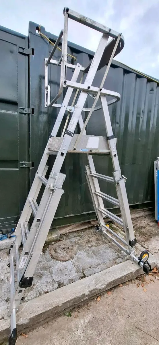 Telescopic platform Ladder-3.6meters- 150kg load- - Image 1
