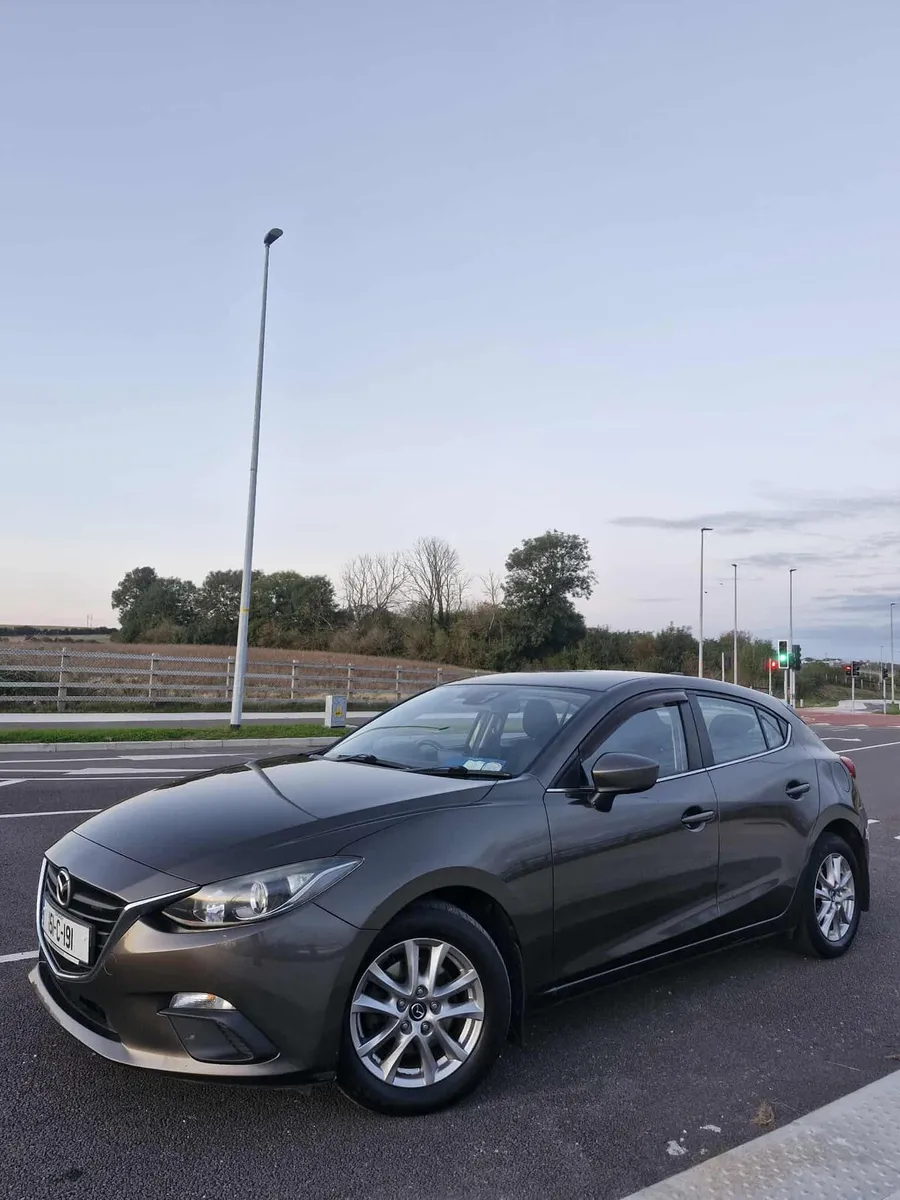 Mazda 3 - Image 2