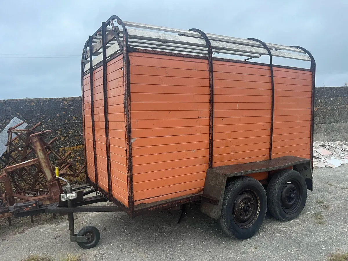 Cattle Box - Image 1
