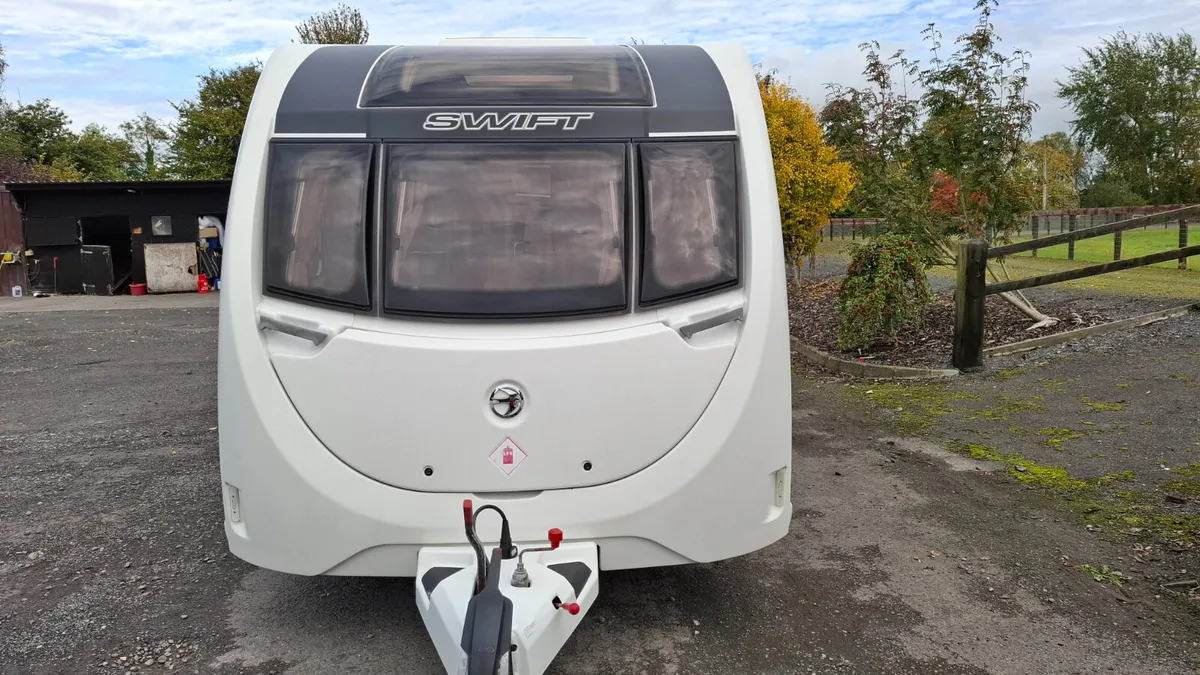 Swift Sprite Major 4 EB island bed caravan - Image 2