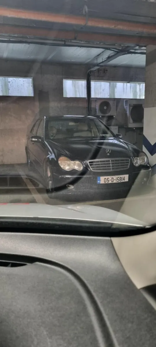 Mercedes-Benz C-Class 2005 - Image 1
