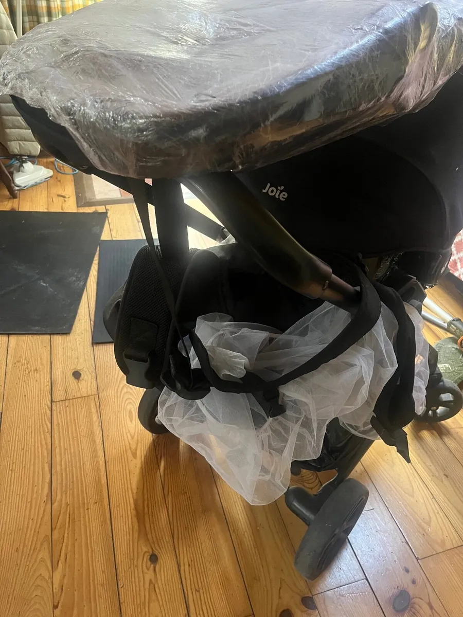 Pram - Image 1