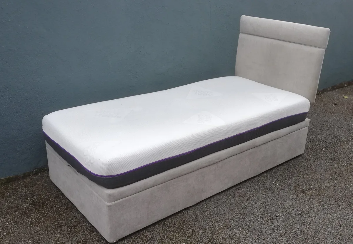 Single gas-lift ottoman bed with underneath storag - Image 1