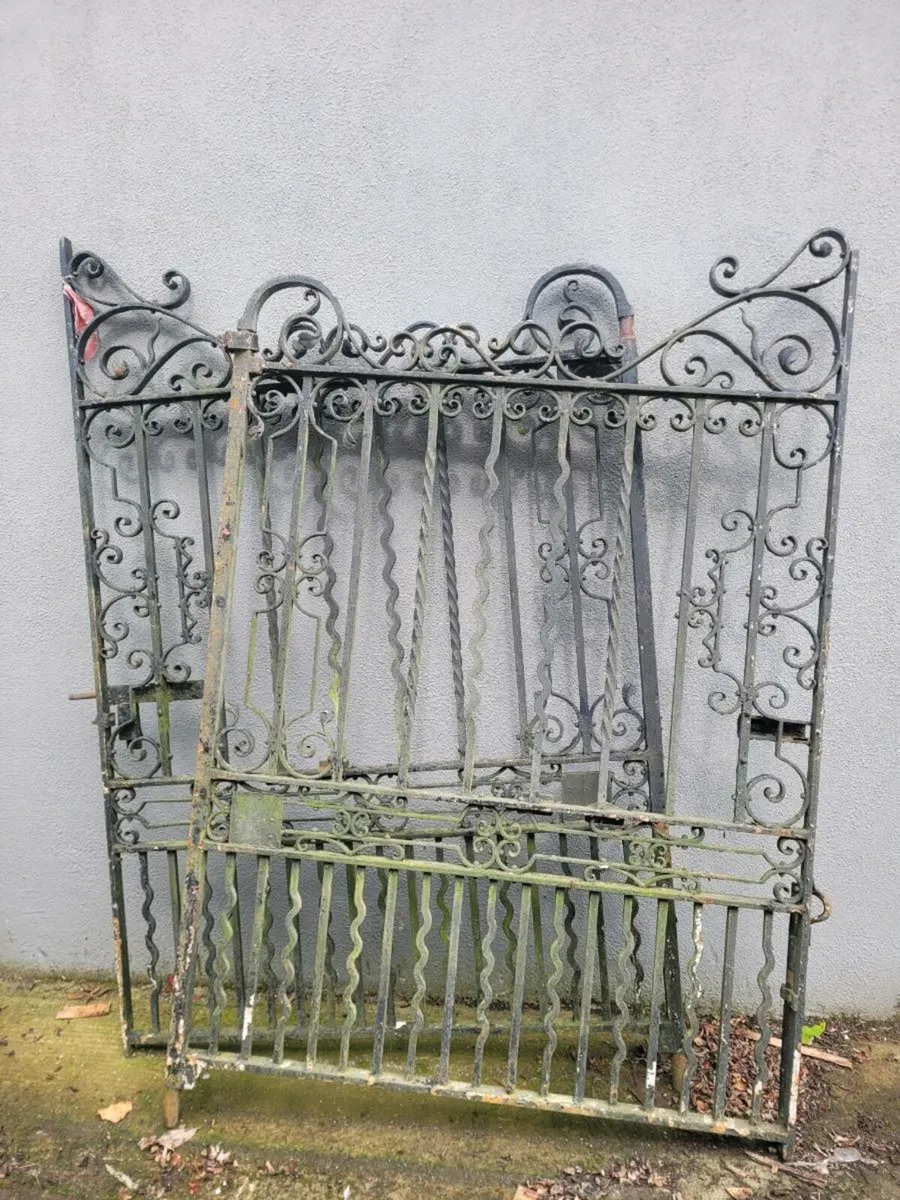 Gates - Image 1