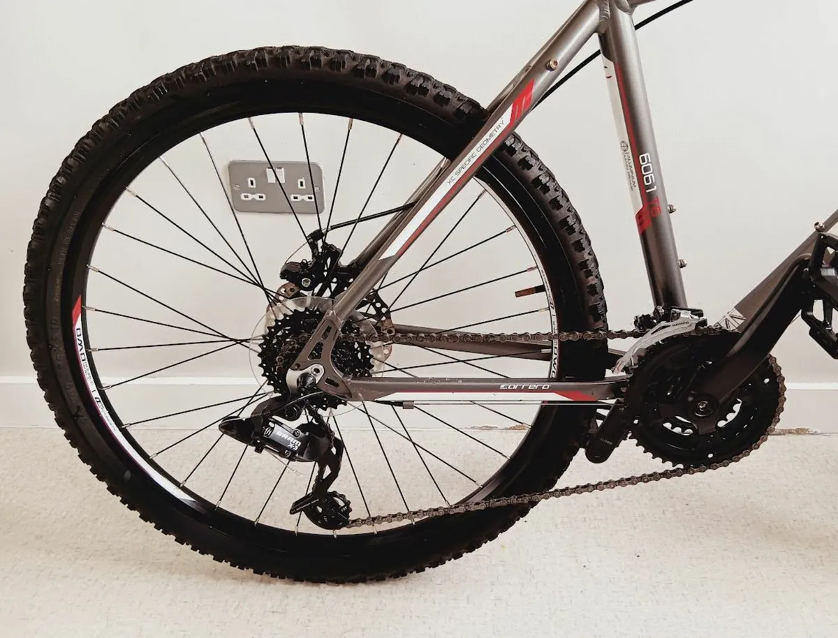 large carrera mountain bike  (HARDLY USED) - Image 3