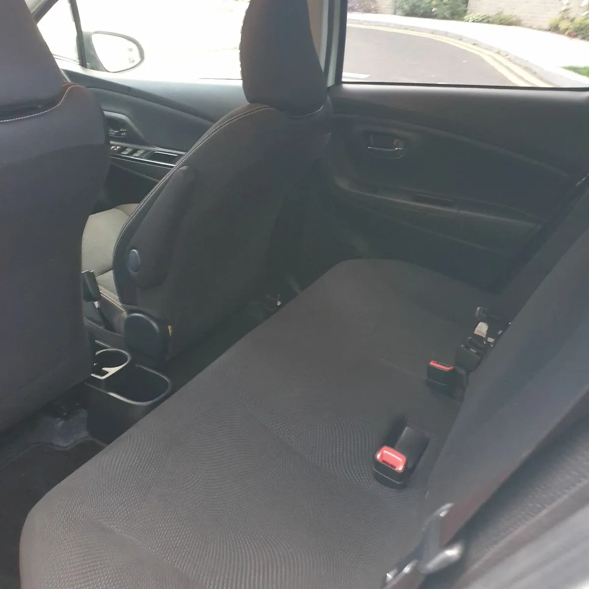Toyota Vitz 2017 low milage - Image 2