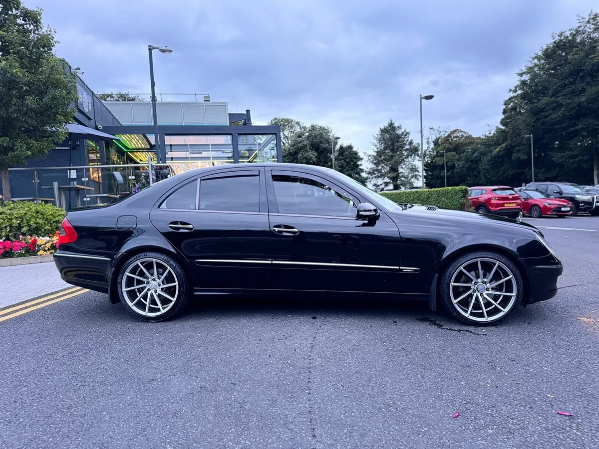 Mercedes E220 Amg Spec - Image 4