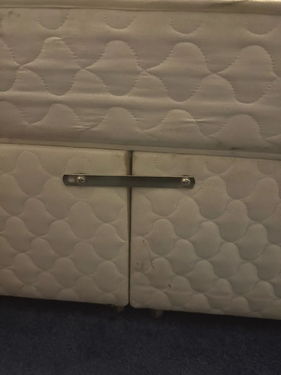 Double bed and mattress - Image 4