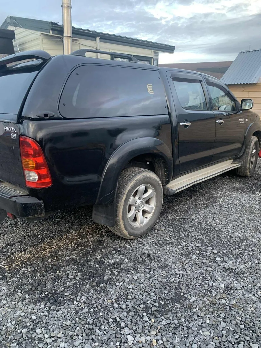 Toyota hilux 07 - Image 4