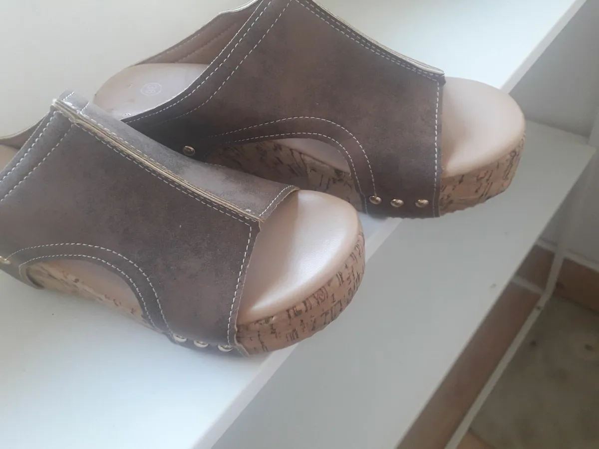Mules - Image 1