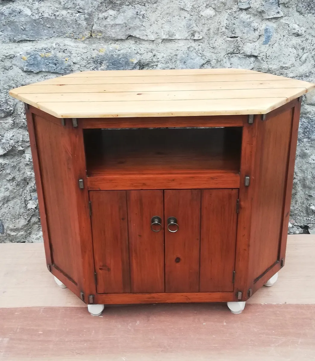Vintage solid wood TV unit newly restyled - Image 2