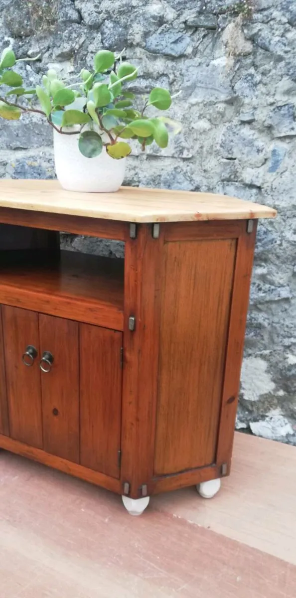 Vintage solid wood TV unit newly restyled - Image 3