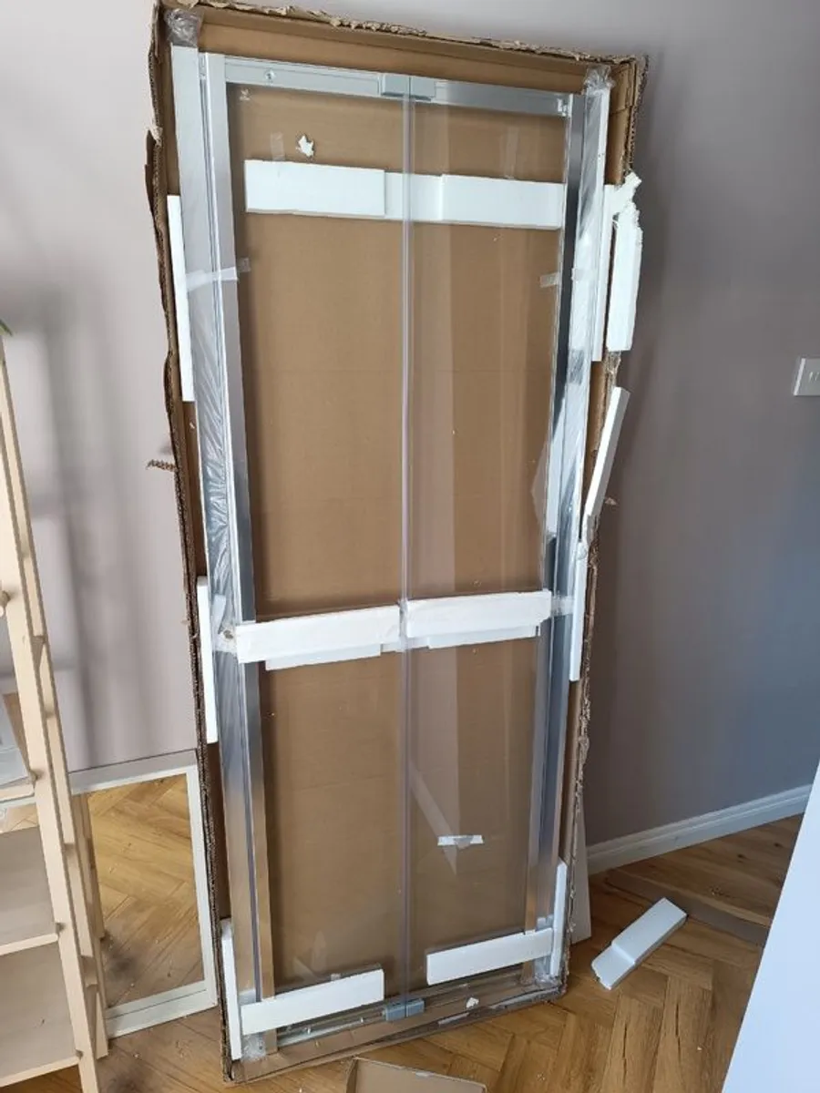 Bifold Shower door, Chrome, 760mm - Image 3