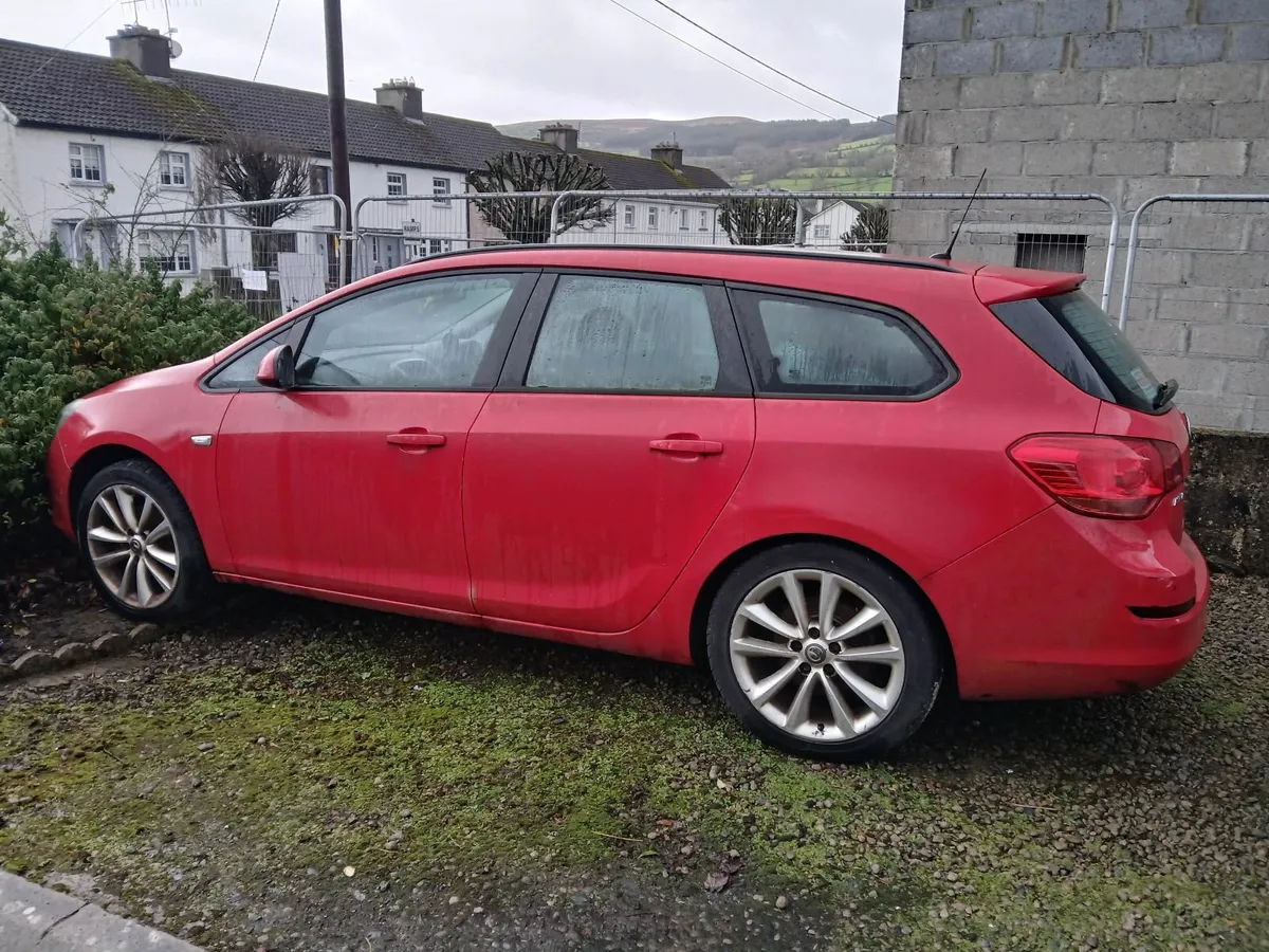 Vauxhall Astra 2012 - Image 2