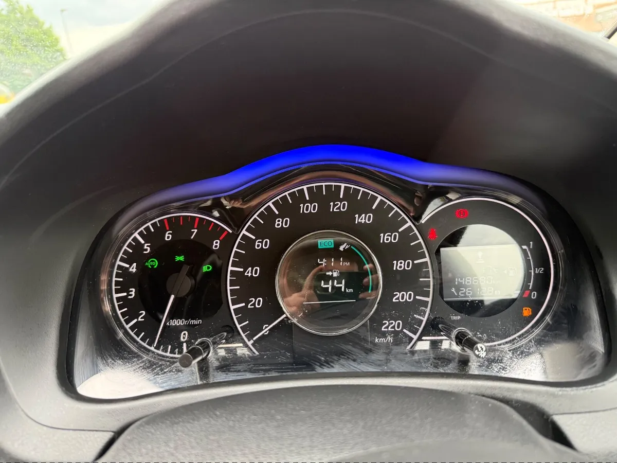 Nissan Note 2015 - Image 2