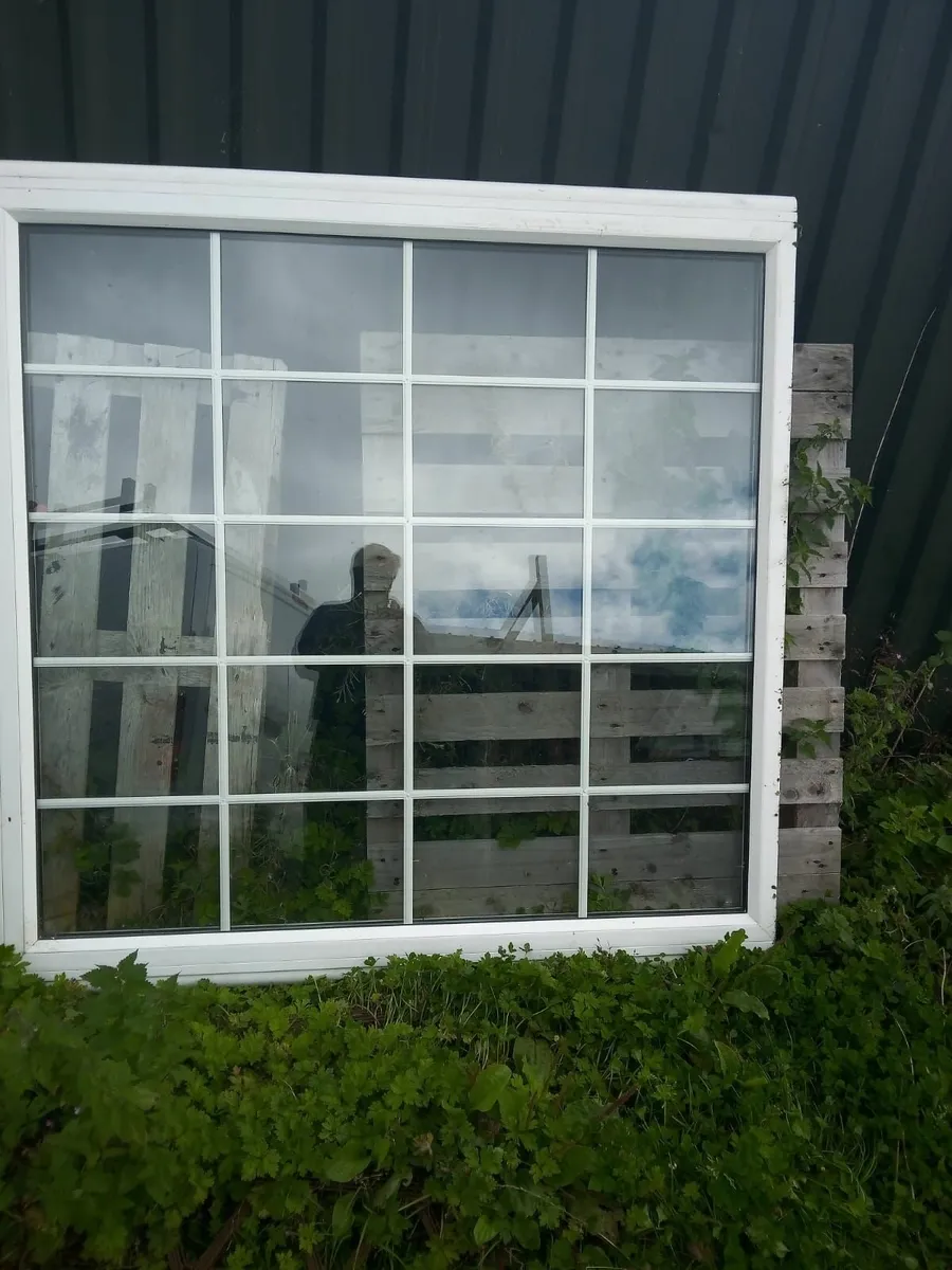 2 windows - Image 1