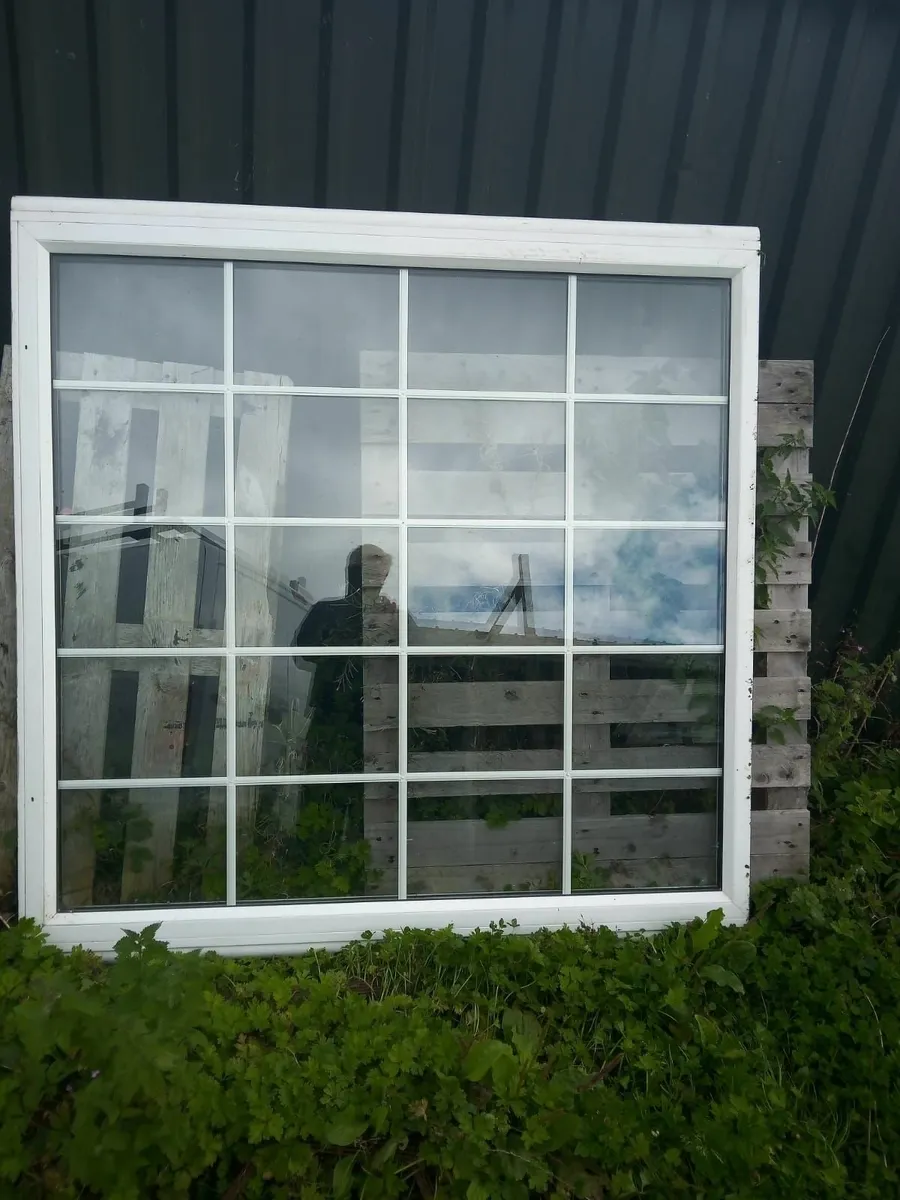 2 windows - Image 2
