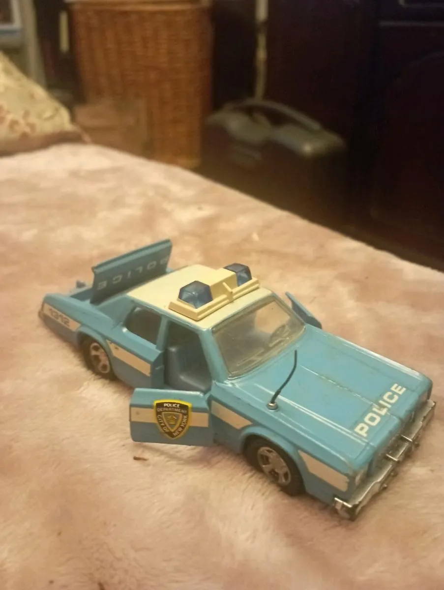 MATCHBOX SUPERKINGS PLAYMOUNT  GRAN FURY - Image 4