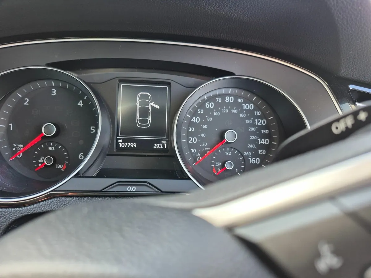 Volkswagen Passat 2020 - Image 2