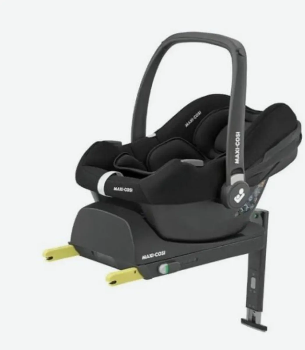 Maxi Cosi CabrioFix i-Size Baby Car Seat & Isofix - Image 3