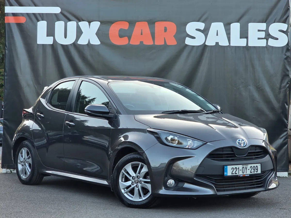 2022 Toyota Yaris 1.5 HYBRID LUNA AUTOMATIC - Image 1