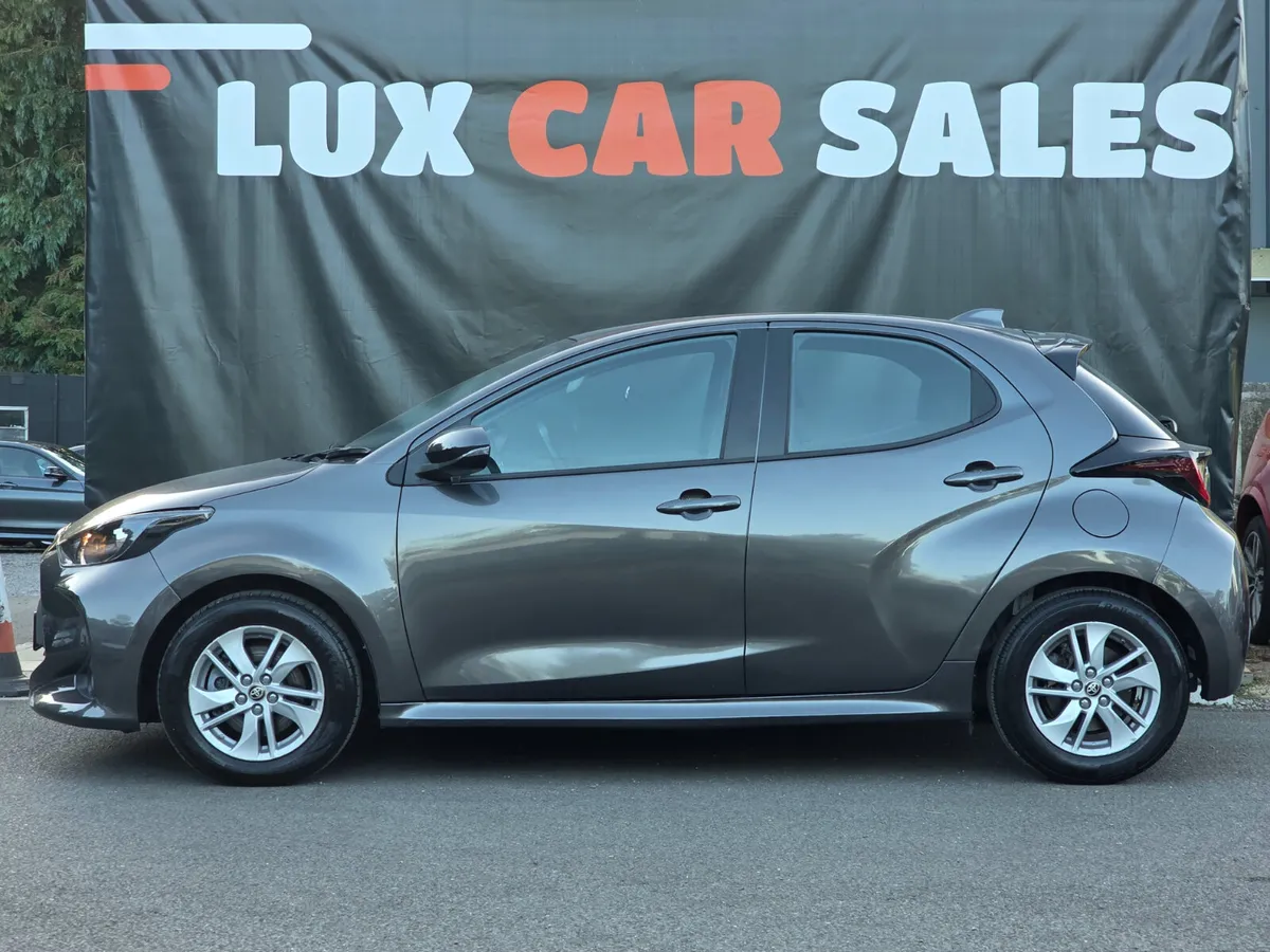 2022 Toyota Yaris 1.5 HYBRID LUNA AUTOMATIC - Image 3