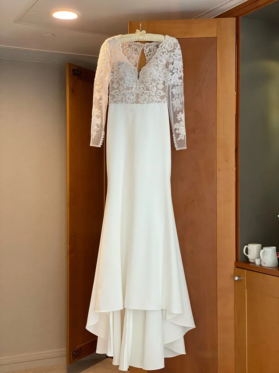 Wedding dress - Image 2