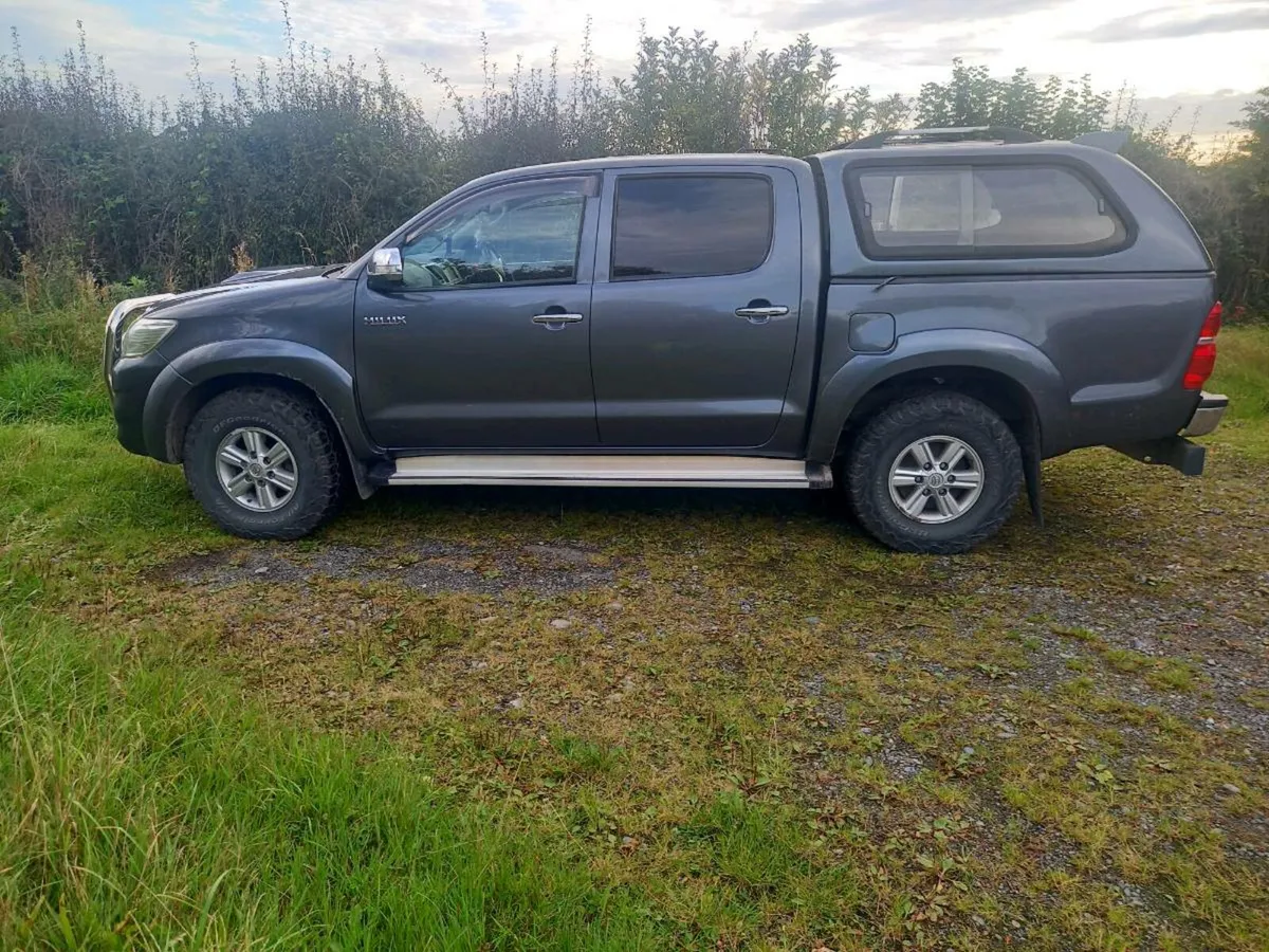 Toyota Hilux - Image 2