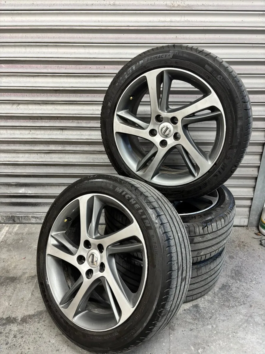 Volvo R-Design Alloys 17” - Image 1